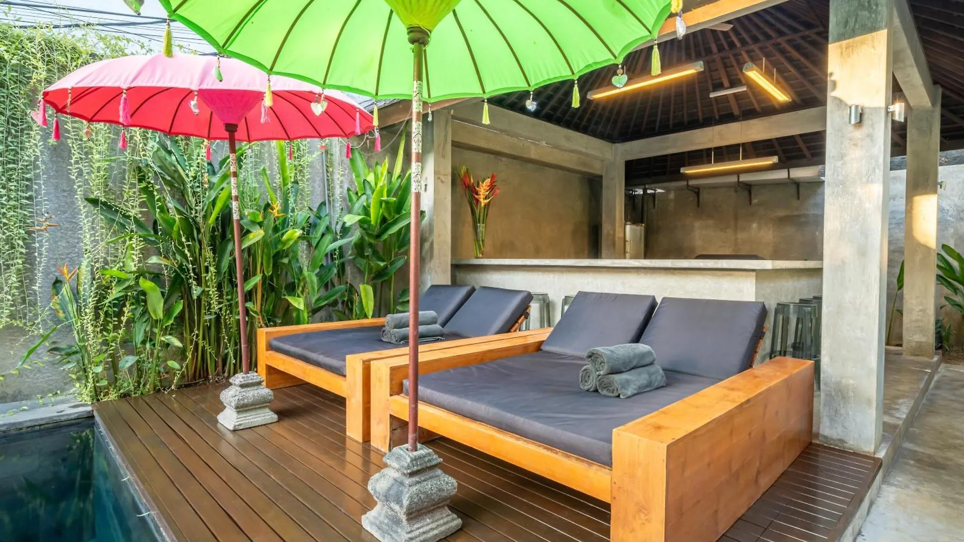 Villa Simpatico Spacious 6 Bedroom Villa Retreat In Central Seminyak  Seminyak (Bali)