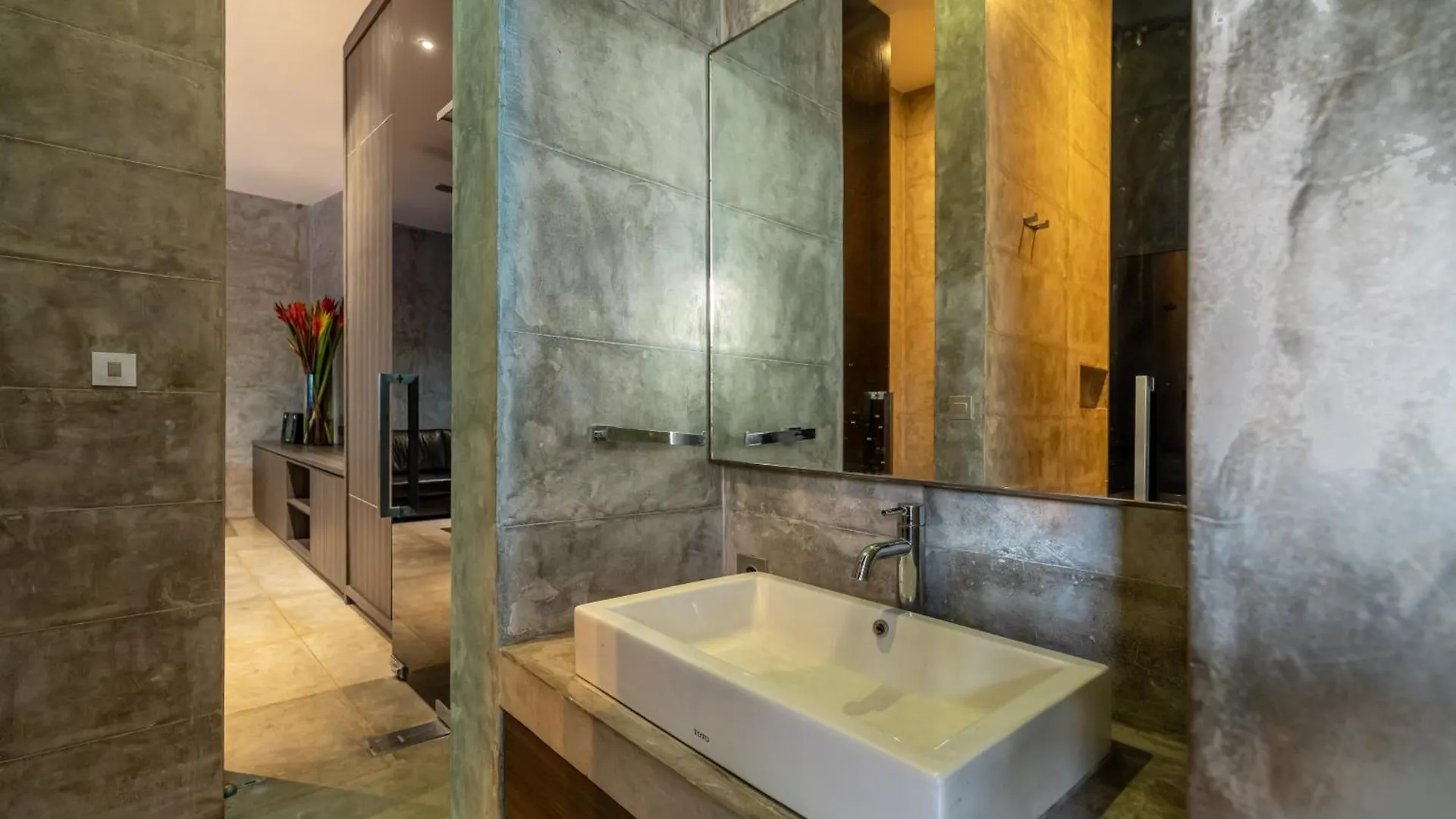 Villa Simpatico Spacious 6 Bedroom Villa Retreat In Central Seminyak  Seminyak (Bali)