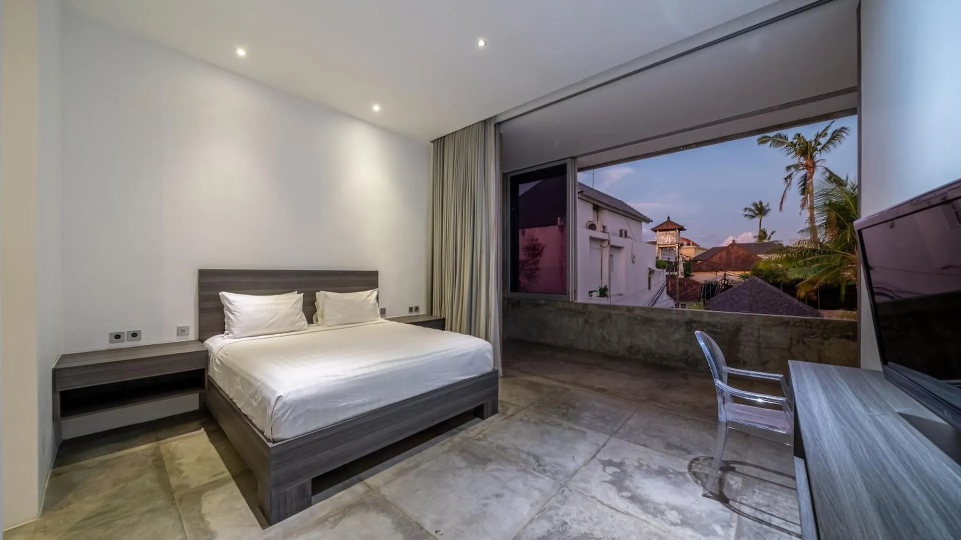 Villa Simpatico Spacious 6 Bedroom Villa Retreat In Central Seminyak Indonesia