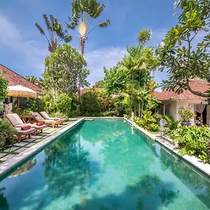  Villa Senang